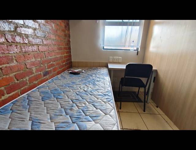 2 BEDROOM PROPERTY TO RENT IN DIE BULT